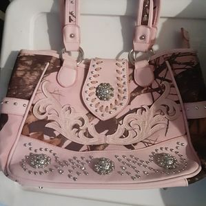 Mossy Oak pink camo purse